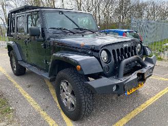 damaged passenger cars Jeep Wrangler UNLIMITED 3.8 Sahara 2007/9