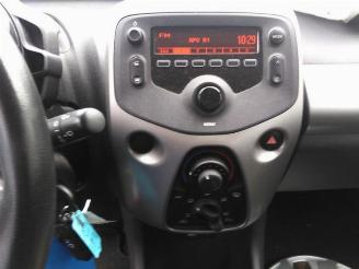 Peugeot 108 108, Hatchback, 2014 1.0 12V picture 22