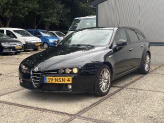 Damaged car Alfa Romeo 159 1.7 T Centenario 200PK! sportwagen 2010/1
