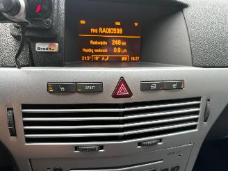 Opel Astra 1.8 Sport Rijdbaar! picture 11
