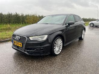 skadebil auto Audi A3 E-tron met Pano dak camera hybride 2015/7