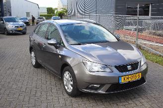 krockskadad bil auto Seat Ibiza ST Fr 2015 185000 km weinig schade 2015/1