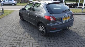 krockskadad bil auto Peugeot 206+ distributieriem eraf gelopen 2010/1