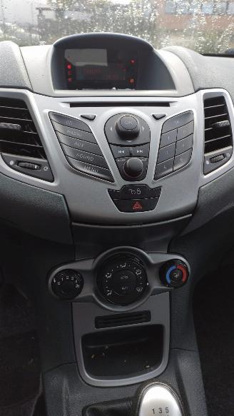 Ford Fiesta 1.25 limited  benzine airco picture 13