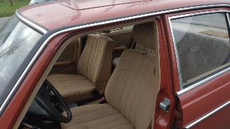 Mercedes 200-280 diesel 200 d loopt super!! picture 13