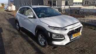 Vaurioauto  passenger cars Hyundai Kona 1.0T GDI Comfort Lichte voorschade Prachtige auto! 2019/1