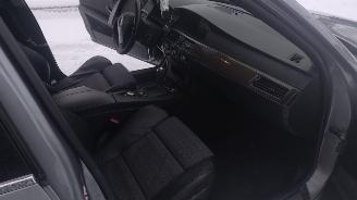 BMW 5-serie 530i executive ,rijdt goed ,gebruikersschade! picture 18