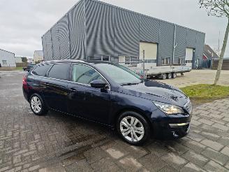 Unfallwagen Peugeot 308 1.2 e-thp bleu lion ex. mooie auto lichte schade ijdbaar 2014/1