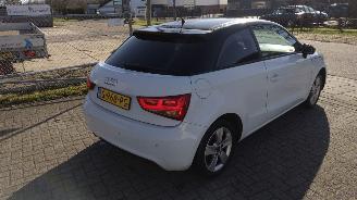 Audi A1 1.2 s edition rijdbare schade picture 6