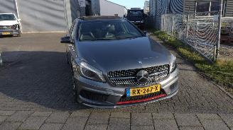 Schadeauto Mercedes A-klasse A 250 AMG Prestige Sport Super nette auto met rijdbare schade 2014/1