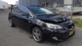 uszkodzony samochody osobowe Opel Astra 1.4 Turbo Sport Cosmo Leuke auto motor loopt auto rijdt! 2010/1