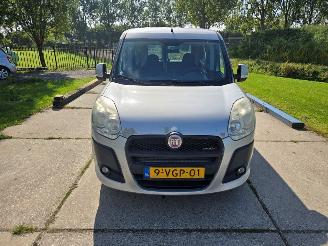 krockskadad bil bedrijf Fiat Doblo 1.6D Multijet 2010/2