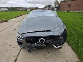 Dezmembrări autoturisme Volvo V-60 V60 II (ZW), Combi, 2018 2.0 B4 16V Mild Hybrid Geartronic 2021/2