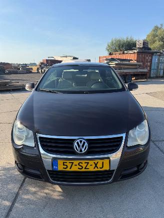 Voiture accidenté Volkswagen Eos 2.0 FSI Cabrio 2006/1