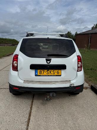 Dacia Duster 4X4 SUV picture 4
