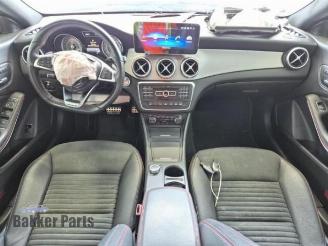 Vrakbiler auto Mercedes Cla-klasse CLA (117.3), Sedan, 2013 / 2019 2.0 CLA-250 Turbo 16V 2015/9
