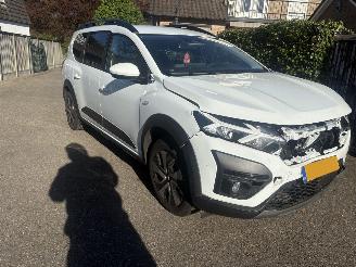 Unfallwagen Dacia Jogger 1.0 TCe 100 ECO-G Expression 7 persoons 2025/4