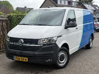 Schade bestelwagen Volkswagen Transporter 2.0 TDI 150 PK AUTOMAAT 2023/6