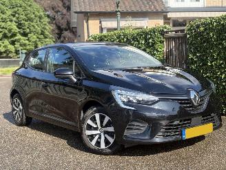 Unfallwagen Renault Clio 1.6 E-Tech Hybrid 145 Equilibre AUTOMAAT 95PK 2022/10