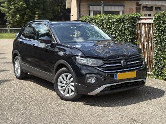 Schadeauto Volkswagen T-Cross 1.0 TSI Life Automaat 110 PK 2022/10