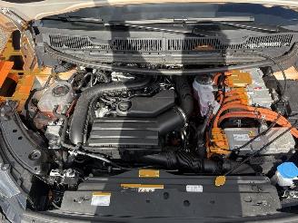 skadebil auto Volkswagen Caddy Combi 1.5 TSI  HYBRIDE AUTOMAAT PLUG-INN 2025/11
