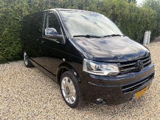 Auto incidentate Volkswagen Multivan 2.0 TSI 4Motion EXE AUTOMAAT 204PK benzine 2012/2
