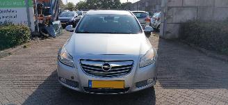 Damaged car Opel Insignia SPORTS TOURER SW 2012/3