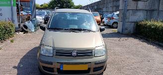 krockskadad bil auto Fiat Panda 1.2 Fire Hatchback  Benzine 1.242cc 44kW (60pk) 2009/6