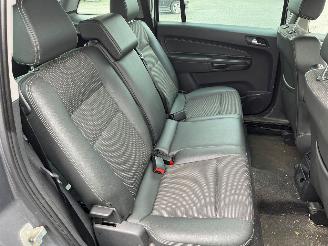 Opel Zafira 2.2 16V Direct Ecotec MPV picture 20