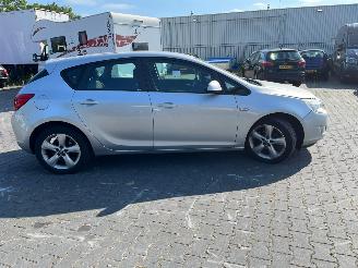 Opel Astra 1.6 16V Ecotec Hatchback 4Dr Benzine 1.598cc 85kW (116pk) picture 4