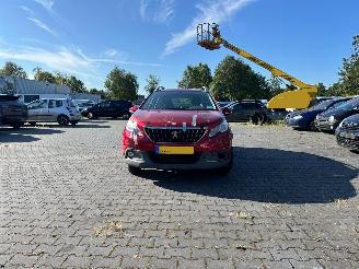 Vaurioauto  passenger cars Peugeot 2008 1.2 Vti 12V PureTech 82 MPV  Benzine 1.199cc 60kW (82pk) 2016/11