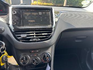 Peugeot 2008 2008 1.2 picture 18