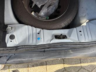 Peugeot 2008 2008 1.2 picture 12