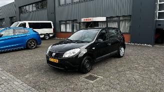 Schadeauto Dacia Sandero 1.2 16V. 55KW 2010/7