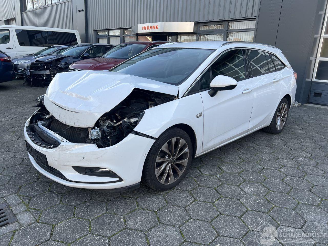 Opel Astra SPORTS TOURER+ 1.6 CDTI