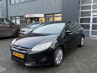 Vaurioauto  passenger cars Ford Focus 1.0 EcoBoost 2012/7
