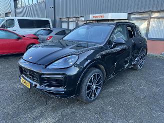 skadebil auto Porsche Cayenne 3.0 E-Hybrid Platinum Edition 2023/3