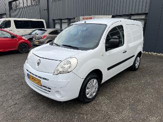 Schadeauto Renault Kangoo Express 1.6 16V Express Comfort 2010/11