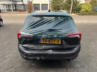 Ford Focus 1.0 EcoBoost Titanium Business picture 4