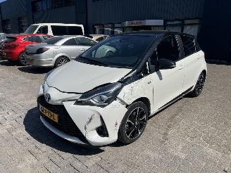 krockskadad bil auto Toyota Yaris 1.5 Hybrid Y20 Gold Edition 2018/11