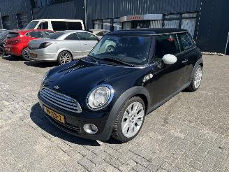 krockskadad bil auto Mini Cooper 1.6 Cooper Camden 2009/9