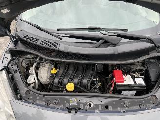 Renault Scenic 1.6-16V Privilège Comfort picture 24