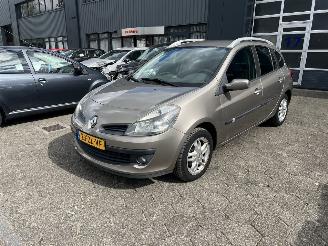 krockskadad bil auto Renault Clio Estate 1.2 TCE Dynamique 2008/3