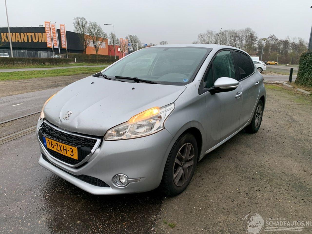 Peugeot 208 1.2 Vti 12V PureTech 82 Hatchback  Benzine 1.199cc 60kW (82pk) FWD 2012-03/2019-12 (CAHMZ; CCHMZ) EB2F; HMZ