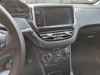 Peugeot 208 1.2 PureTech Active picture 11