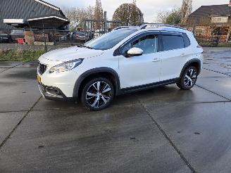 skadebil auto Peugeot 2008 1.2 PureTech Allure 2018/3