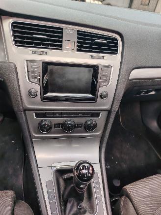 Volkswagen Golf Panoramadak climatronic 1.2 tsi picture 10