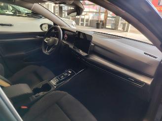 Volkswagen Golf 1.5 Hybride 204PK! DSG PANO LEDER MASSAGE FULL 2025 15.000km picture 20