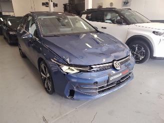 Unfallwagen Volkswagen Golf 1.5 Hybride 204PK! DSG PANO LEDER MASSAGE FULL 2025 15.000km 2025/9