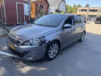 Coche accidentado Peugeot 308 1.2 puretech style PANO 2015/1